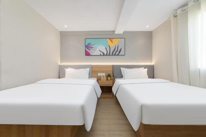 Home Inn Huayi Selected Yellow Crane Tower Tang Hualin Branch