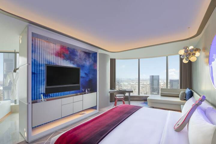 Room 42 of 168