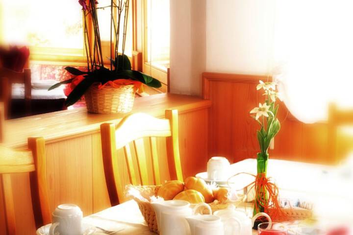 Breakfast/Coffee Service 36 of 67
