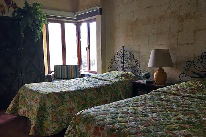 Room 3 of 12