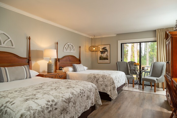 Deluxe 2 Queen Beds (11 of 18)