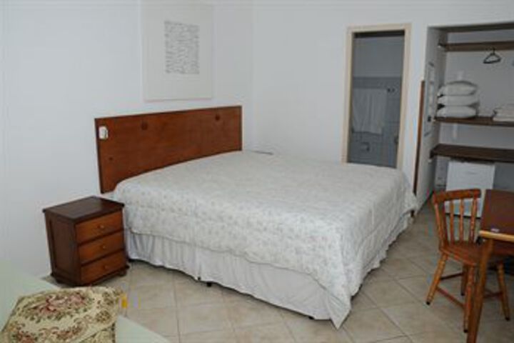 Room 9 of 24