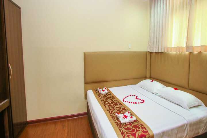 Room 9 of 40
