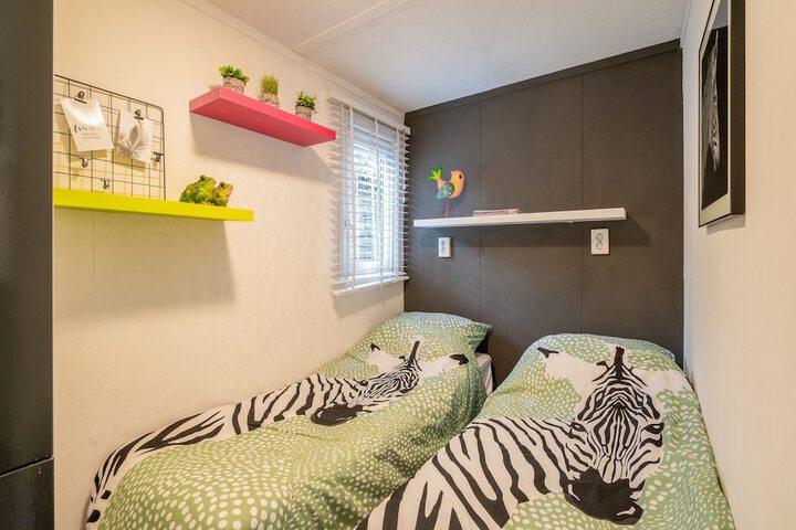 Room 3 of 38