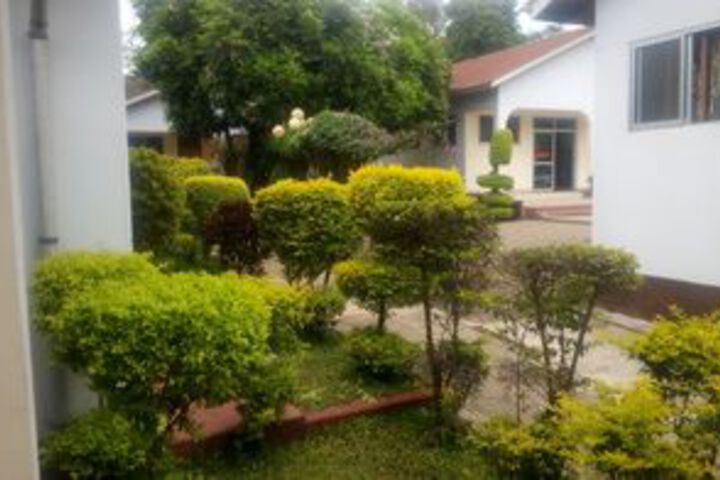 Hotel Exterior 10 of 40