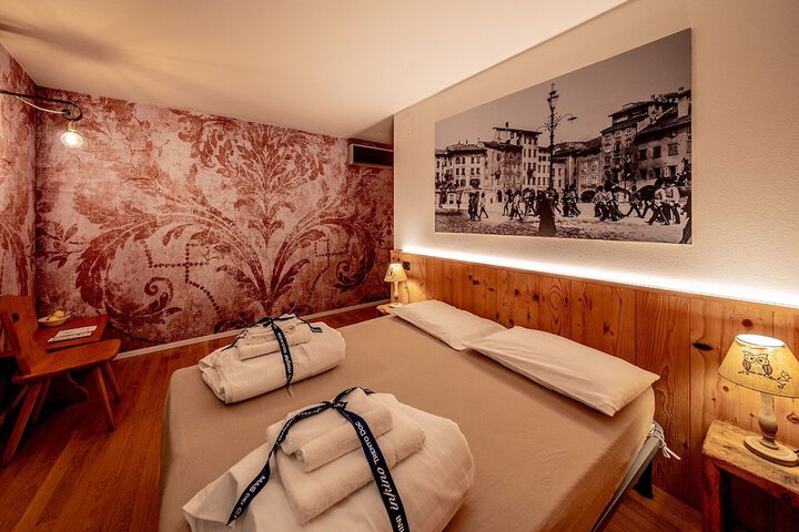 Room 2 of 38