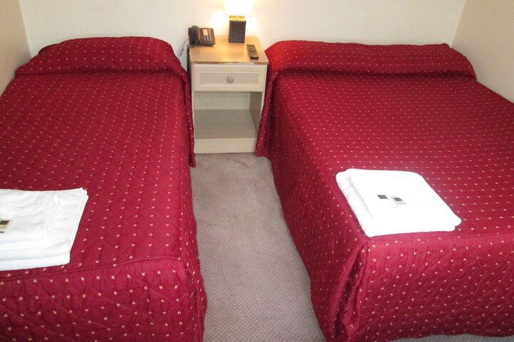 Room 6 of 56