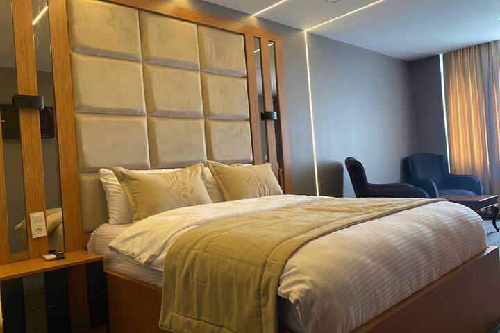 Room 17 of 39