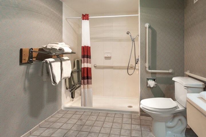 Deluxe 2 Double Beds Accessible (3 of 9)