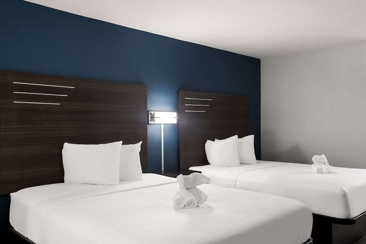 2 Double Beds (5 of 6)