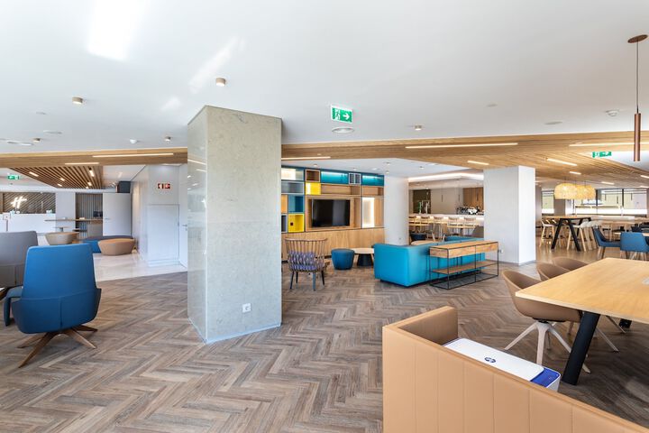 Entrance & Lobby