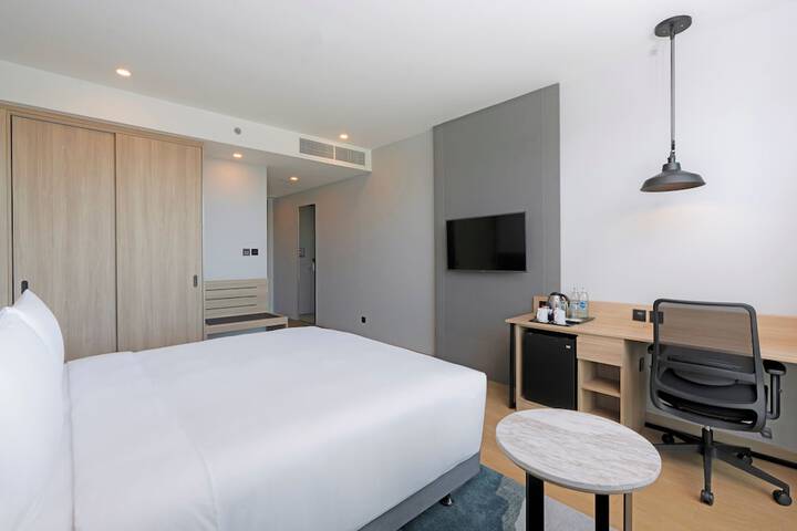 Room 41 of 142