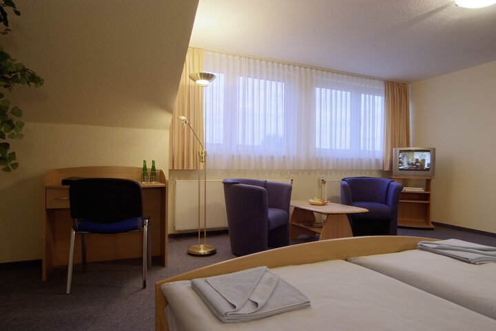 Room 5 of 17