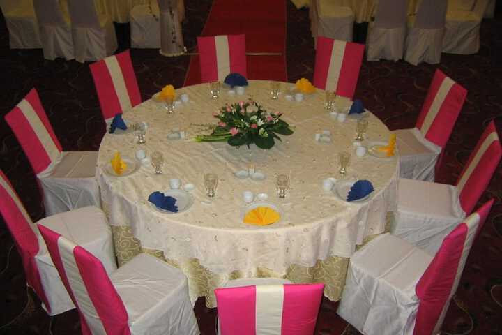 Dining 46 of 59