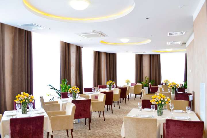 Dining 40 of 70