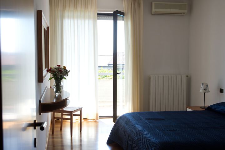 Room 3 of 56