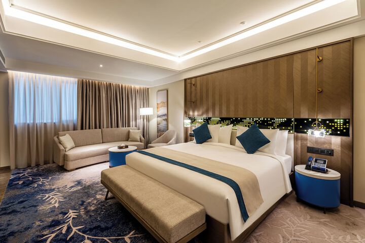 Room 50 of 80