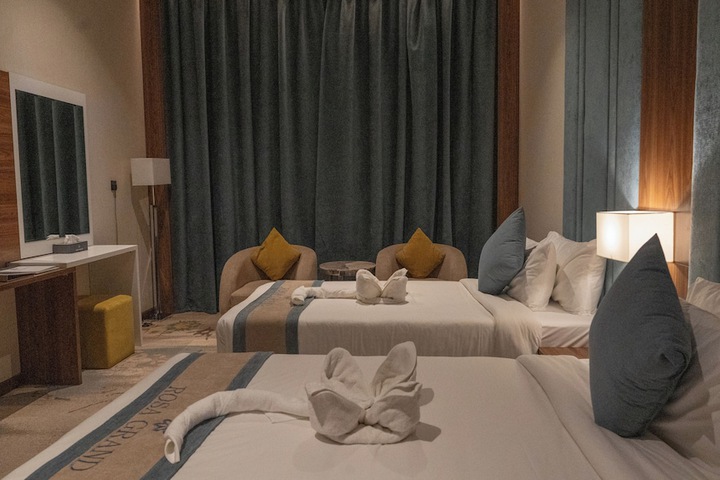 Room 27 of 96