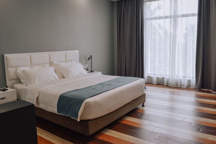 Room 14 of 28