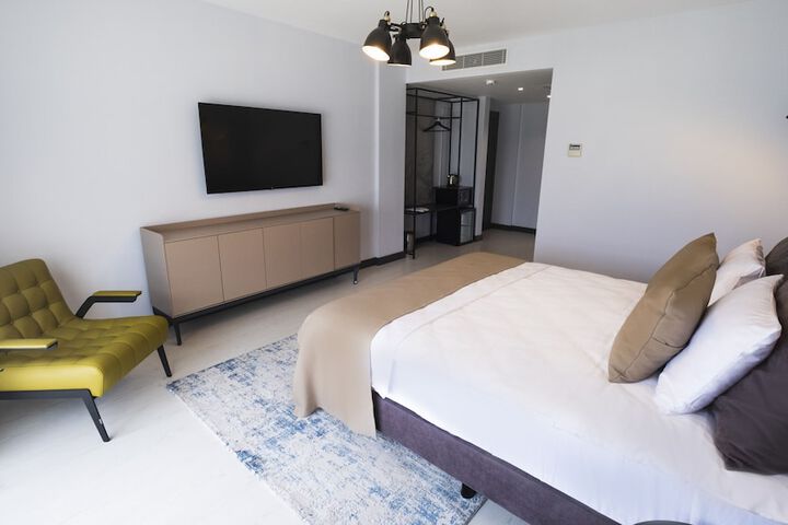 Room 16 of 50