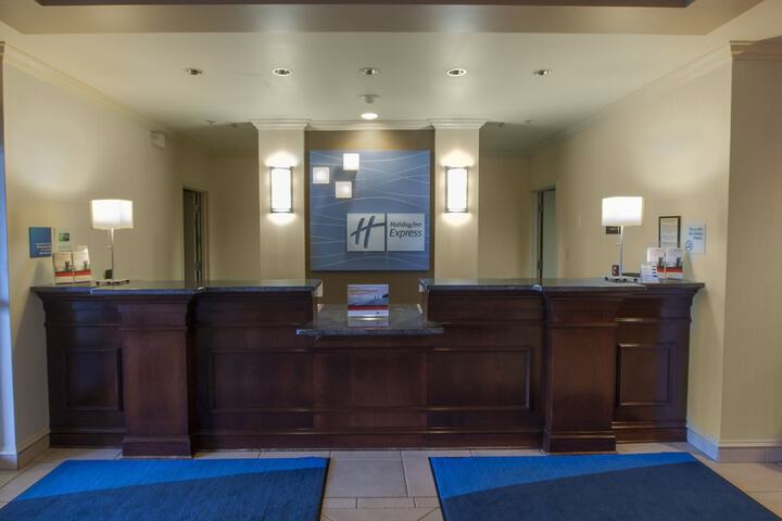 Check-in/check-out kiosk