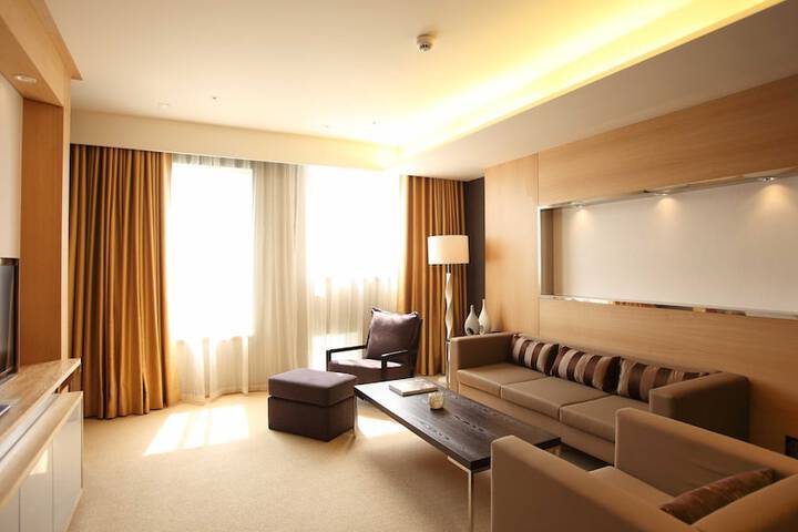 Room 10 of 112
