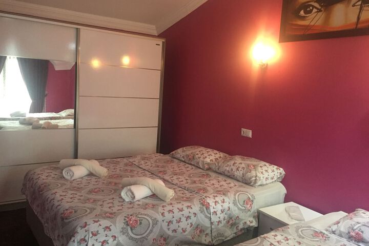 Room 6 of 28