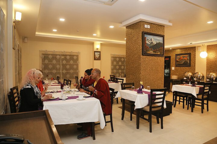 Dining 24 of 39