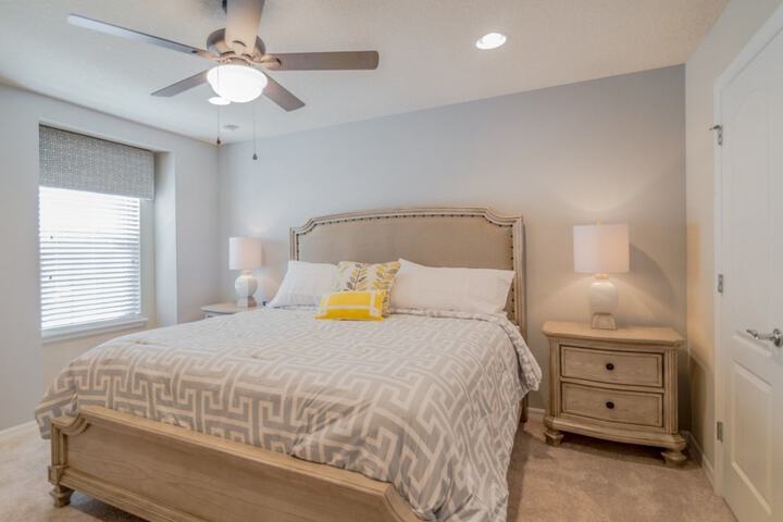 Room 3 of 28