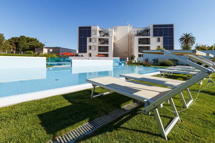 Pool 59 of 105