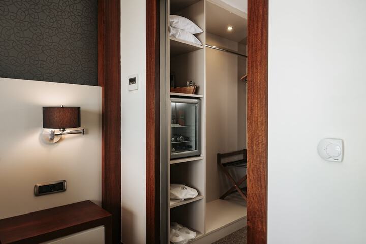 Room 13 of 81