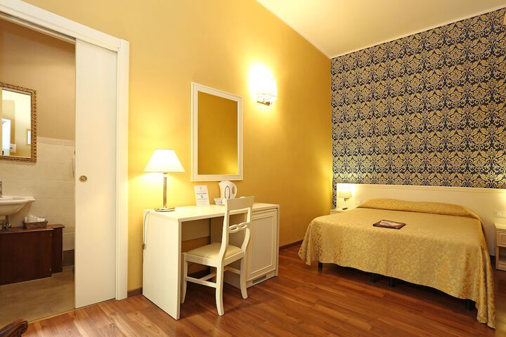 Room 20 of 37