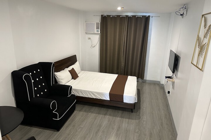 Room 13 of 23