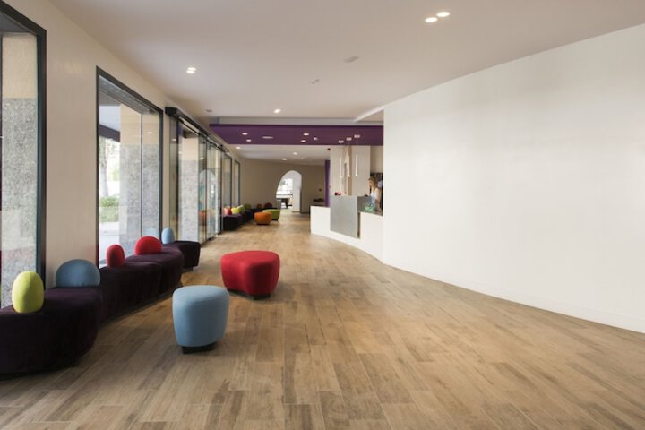 Entrance & Lobby