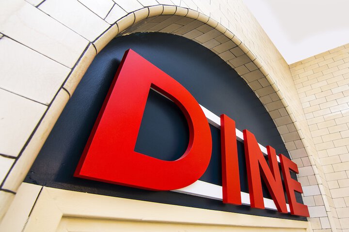 Dining 83 of 98