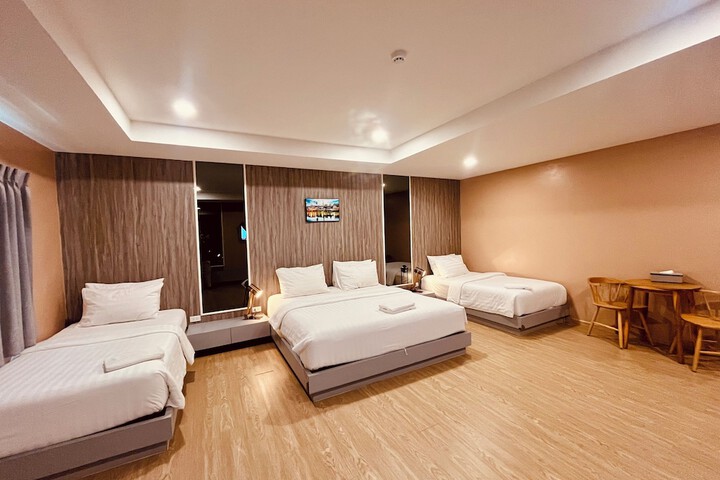 Room 38 of 164