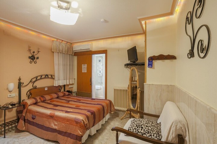 Room 12 of 23