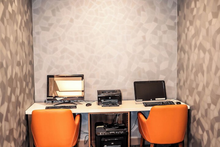 Business Center 46 of 57