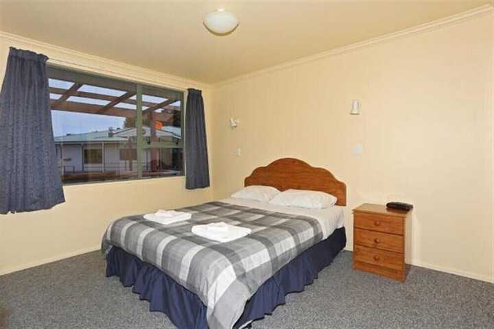 Room 9 of 26