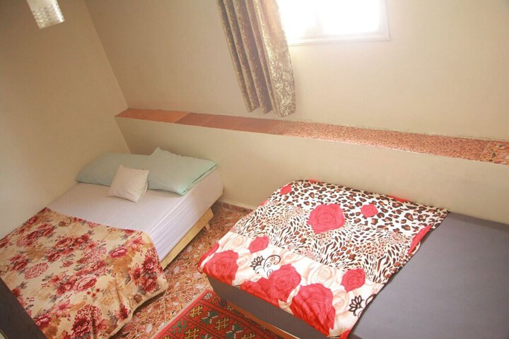 Room 10 of 22