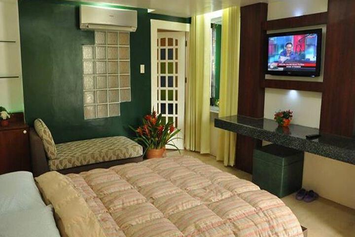Room 2 of 5