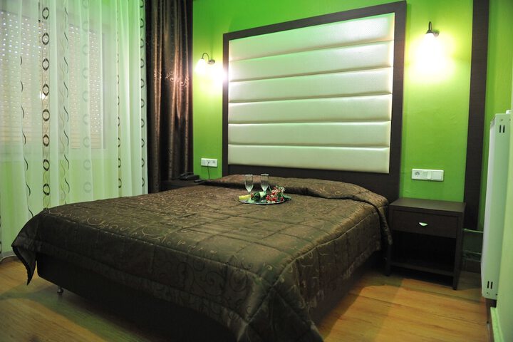 Room 7 of 36