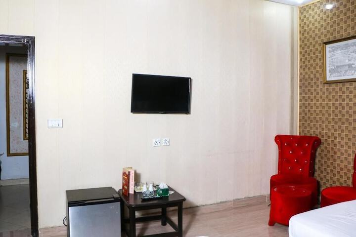 Room 53 of 68