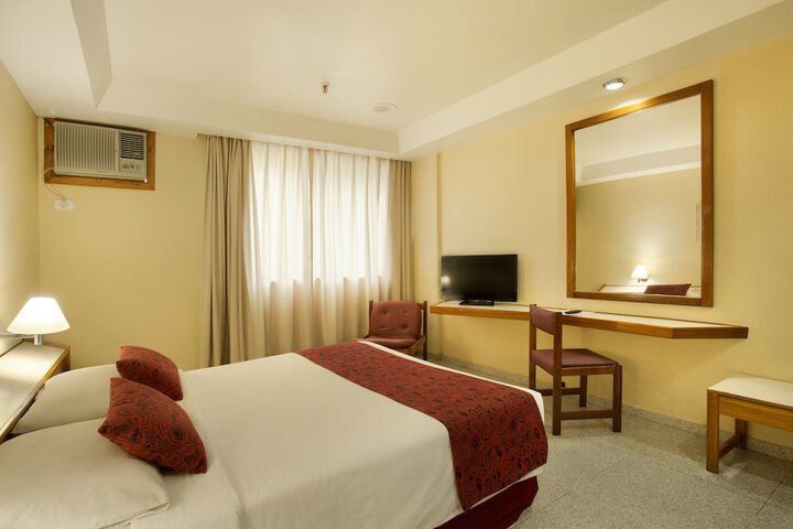 Room 15 of 116