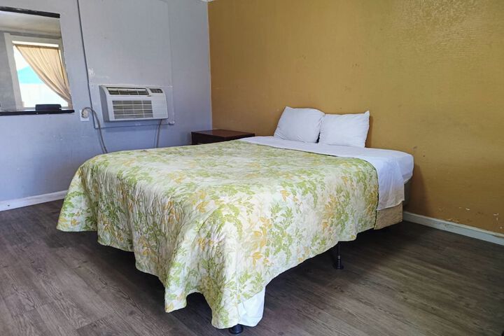 Room 4 of 29