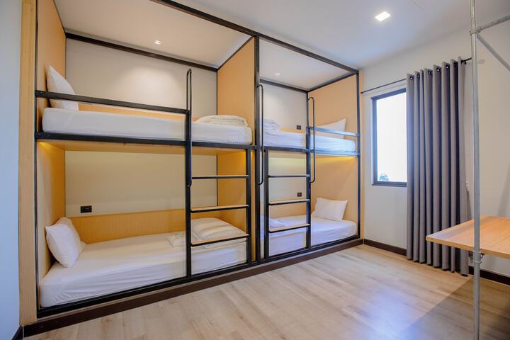 Room 12 of 140