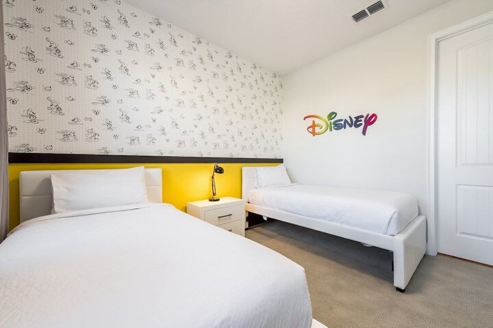 Room 12 of 39