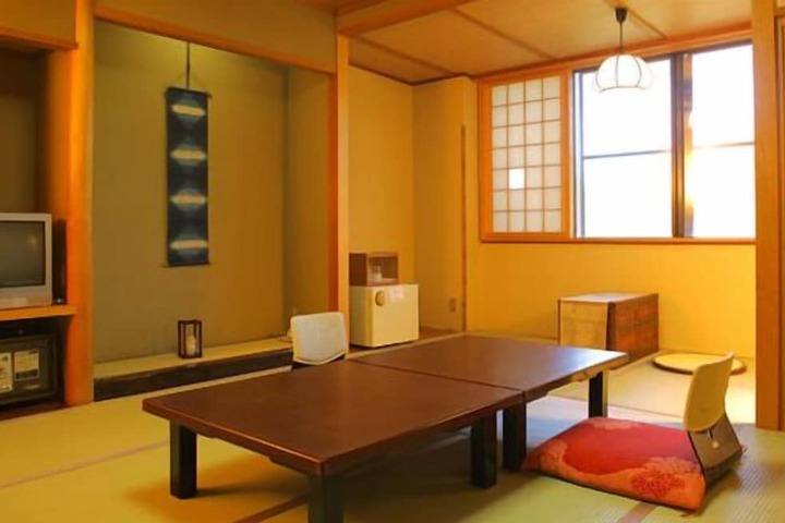 Room 7 of 51