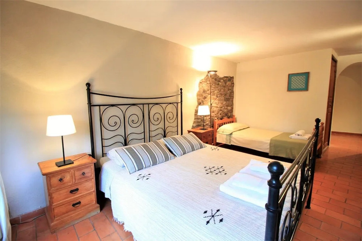 Room 5 of 14