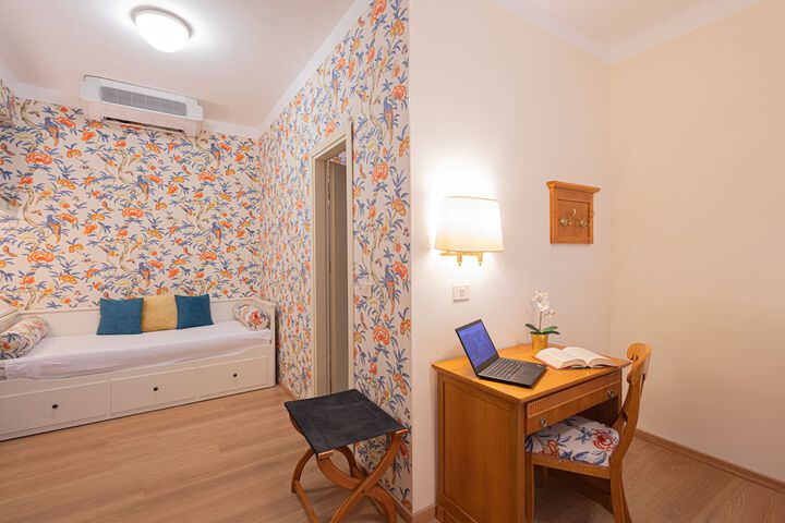 Room 73 of 134